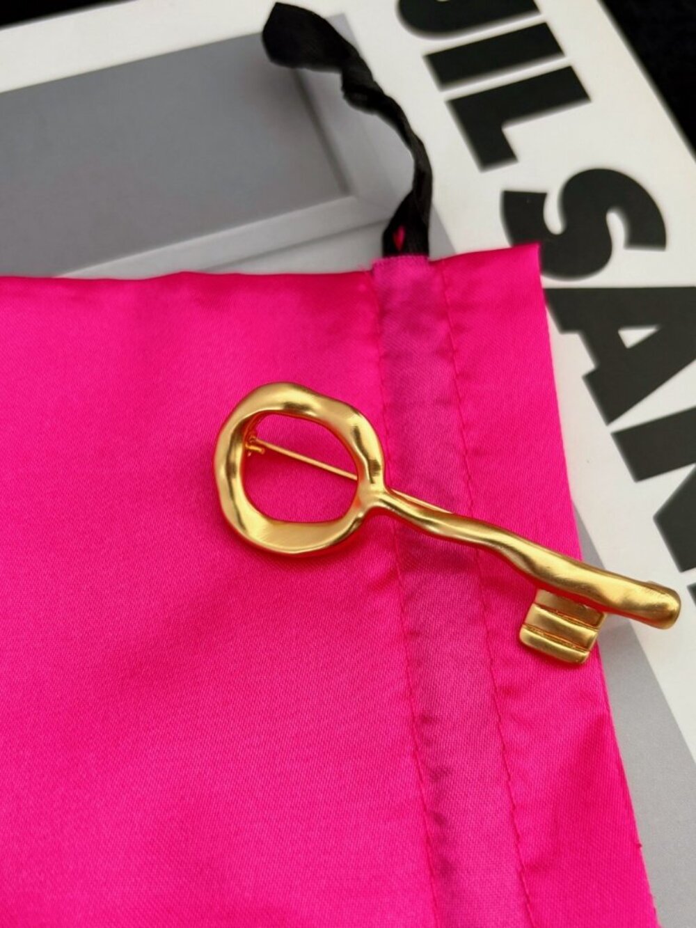 Schiaparelli Key Brooch - Picture 4 of 4